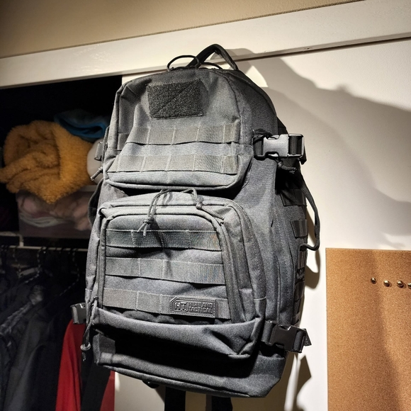 Backpack - Picture 4 of 7